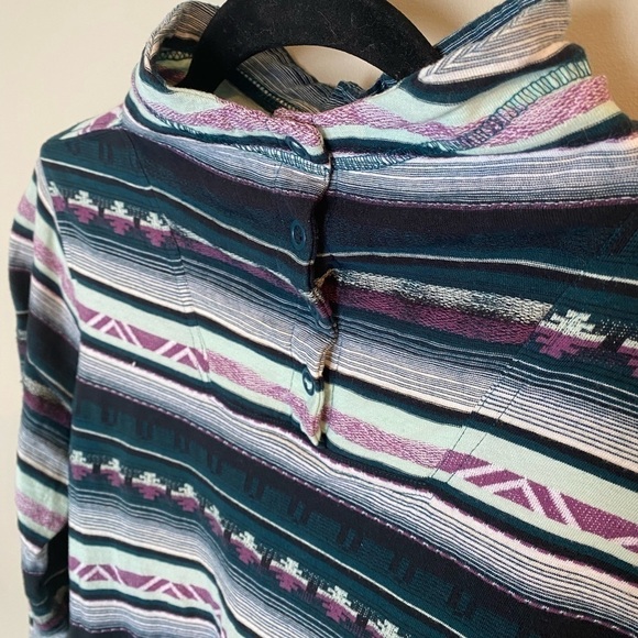 WOOLRICH South Western Aztec Print Long Sleeved Shirt with Button Neck. Size M - Picture 4 of 9